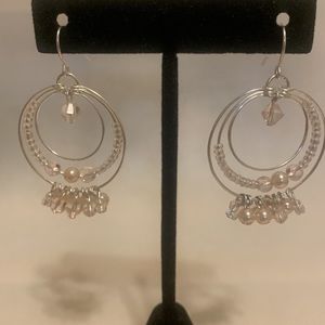 Gorgeous silver tone & pink glass beads dangle hoop earrings NWOT